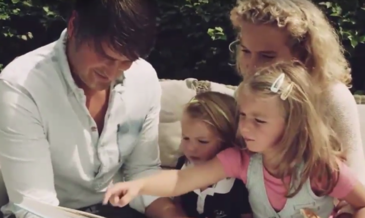 Découvrez comment Thijs et les membres de sa famille partagent leurs moments privilégiés avec OneDrive