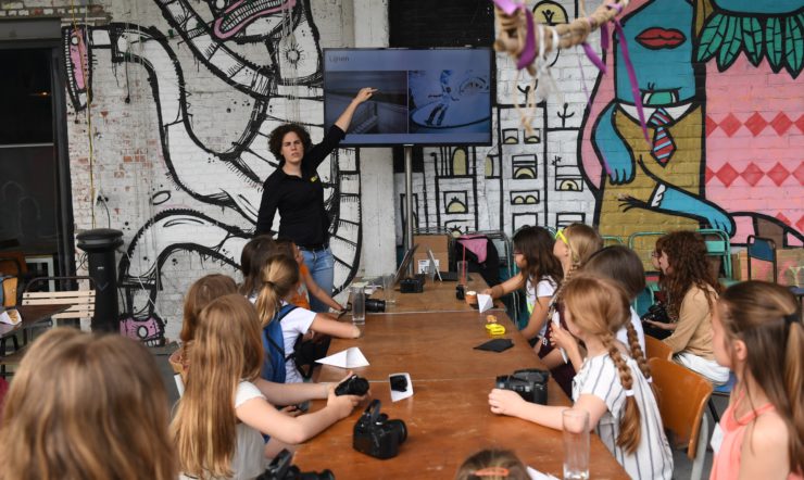 Comment expliquer que les jeunes filles perdent leur passion pour les filières STEM ?