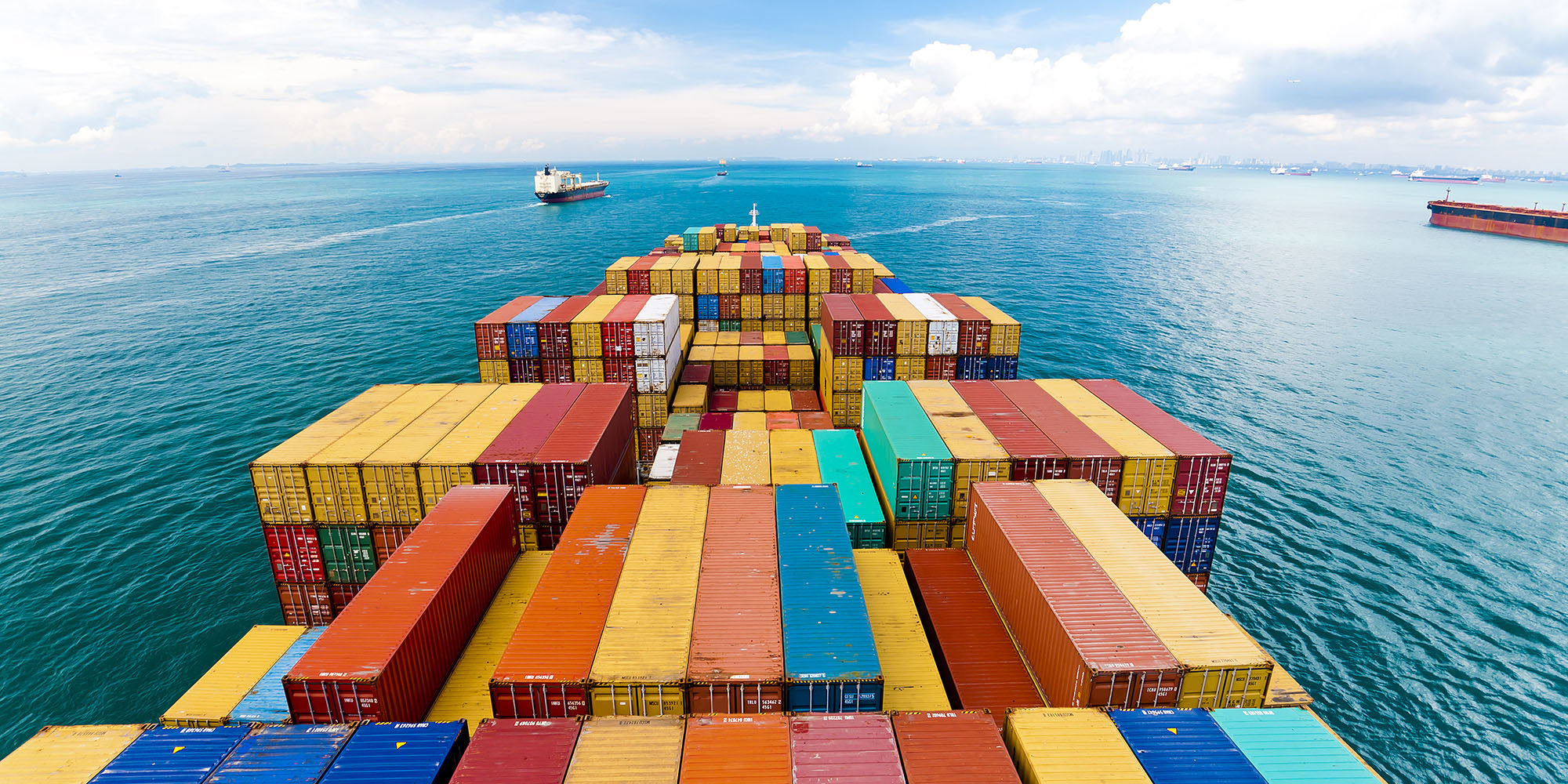 Containertransport in de haven is ontzettend belangrijk