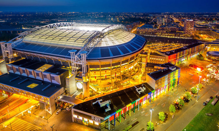 Luftaufnahme der Johan-Cruyff-Arena in Amsterdam