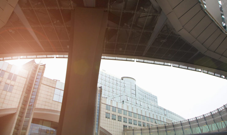 een close-up van een treinstation