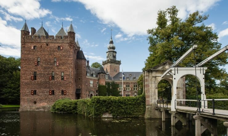 Nyenrode Business University: Verbinden von Datenquellen auf vereinheitlichte Weise