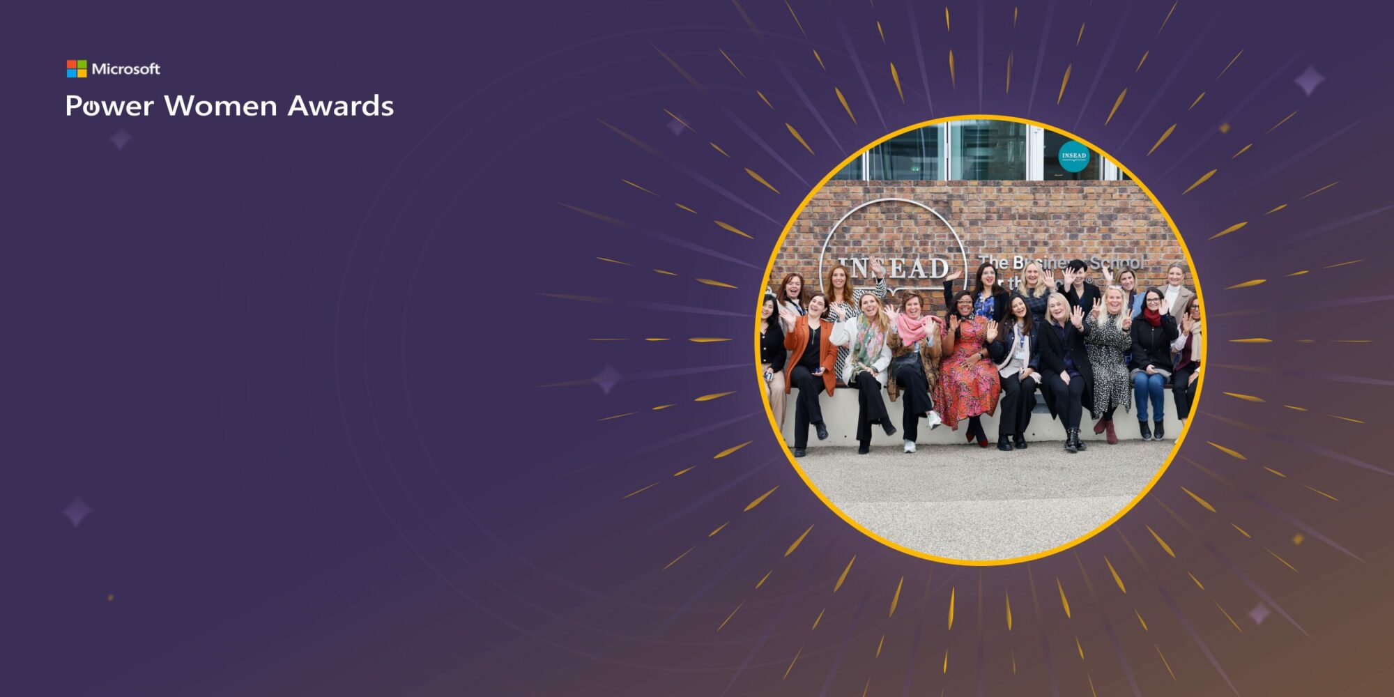 Liilalla taustalla kuva jossa iloiset naiset heiluttelevat käsiään. Tekstissä lukee: 